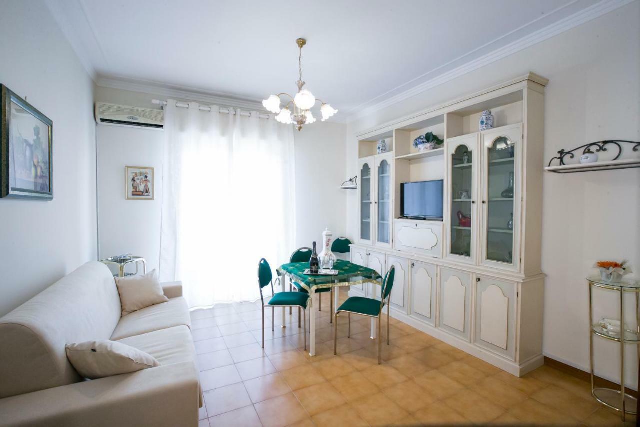 A Casa Di Rossella Appartement Catánia Buitenkant foto