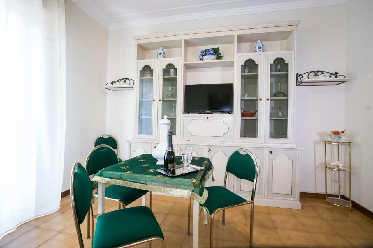 A Casa Di Rossella Appartement Catánia Buitenkant foto