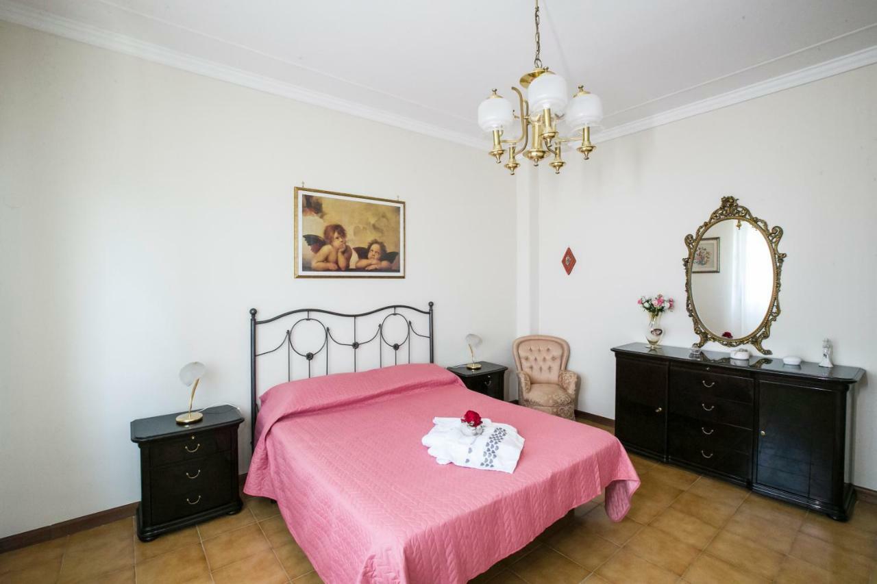 A Casa Di Rossella Appartement Catánia Buitenkant foto